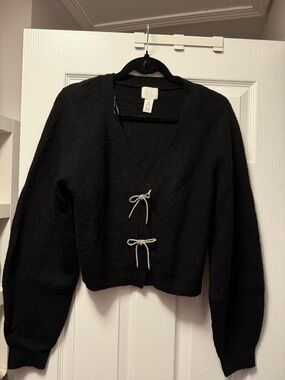 H&M Black V-Neck Tie-Front Cardigan